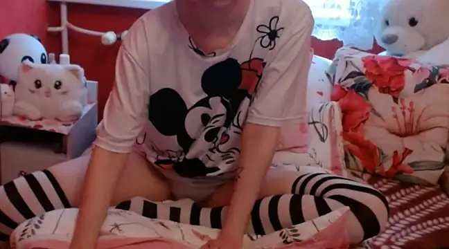 lovely nekochan online show from March 3, 2025, 7:03 am