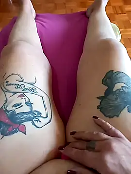 Snapshot of Hotsereia chatting on October 19, 2025, 1:14 pm Hotsereia online show from October 19, 2025, 1:14 pm