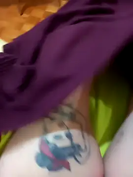 Snapshot of Hotsereia chatting on December 8, 2024, 4:11 am Hotsereia online show from December 8, 2024, 4:11 am