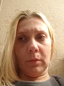 LeraSweet online show from October 12, 2025, 8:10 pm