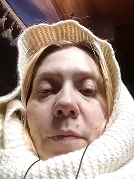 LeraSweet online show from December 15, 2025, 4:57 pm