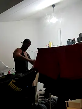 eltoulou online show from October 13, 2025, 5:14 pm