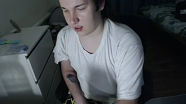 EvaMiron online show from December 2, 2025, 12:40 pm