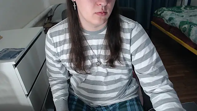 EvaMiron online show from October 8, 2025, 6:59 am