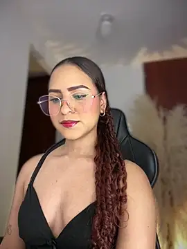 gretta kler1 online show from April 7, 2026, 9:27 pm