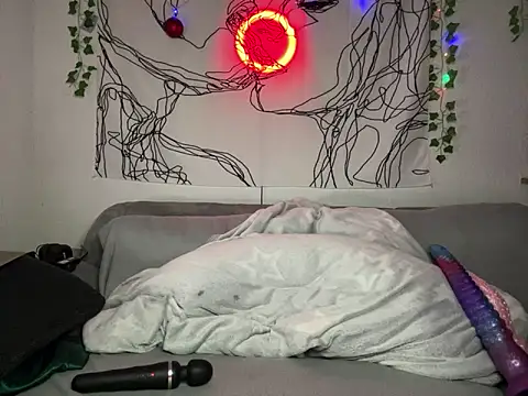 kinkygirl420x online show from December 12, 2024, 6:21 pm