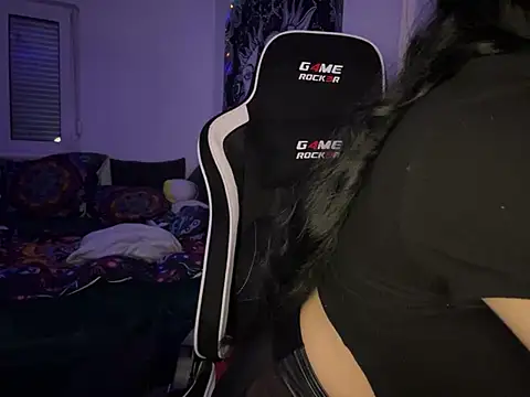 kinkygirl420x online show from February 6, 2025, 9:28 pm