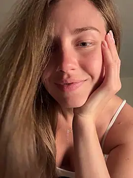 JasminJames online show from October 7, 2025, 10:11 pm