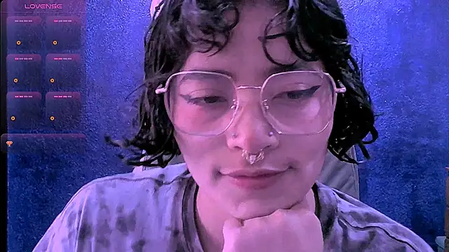 NinaYellow online show from July 2, 2026, 12:33 pm