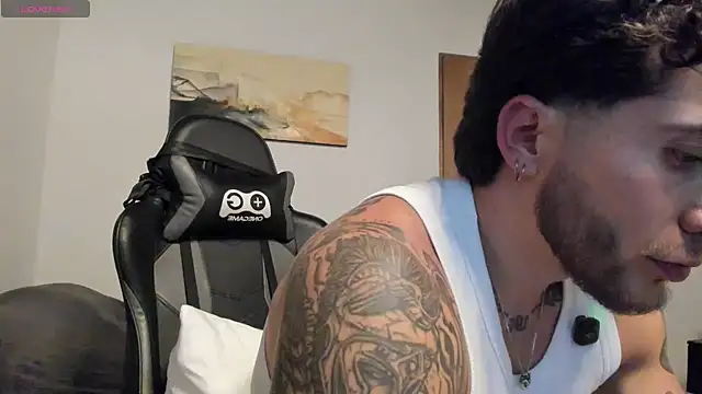 Snapshot of LucianSinclair chatting on July 19, 2026, 1:03 am LucianSinclair online show from July 19, 2026, 1:03 am
