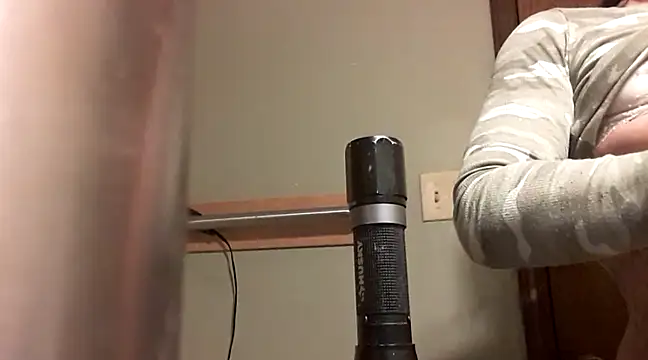 Everlyrose27 online show from January 12, 2025, 8:46 am