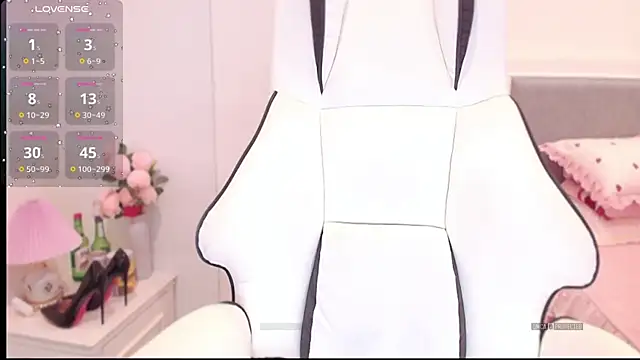 PimChanOK online show from October 24, 2025, 1:32 pm