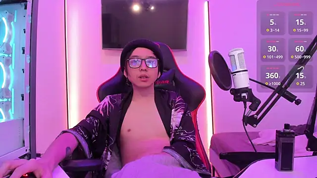 wexlee7 online show from February 3, 2025, 9:52 am