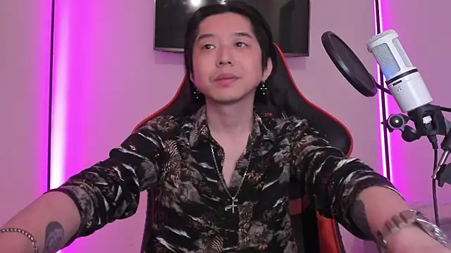 wexlee7 online show from October 4, 2025, 2:07 pm