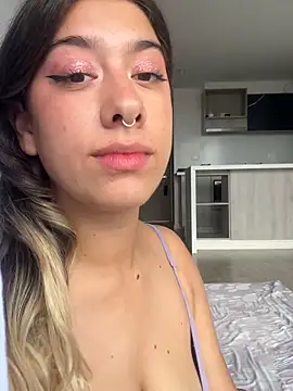 Snapshot of Enyeld_ruru chatting on December 14, 2025, 4:45 pm Enyeld ruru online show from December 14, 2025, 4:45 pm