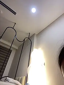 MEOW MEO online show from March 18, 2025, 8:37 pm