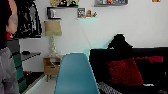 Tom Krakow online show from January 8, 2025, 7:03 pm