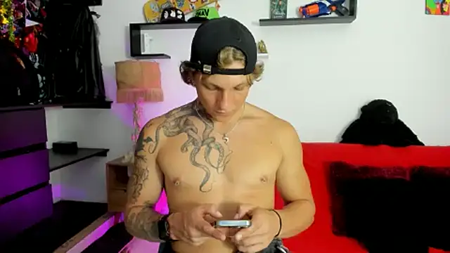 Tom Krakow online show from February 19, 2025, 7:59 pm