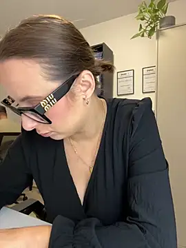 Hii Lolla online show from November 24, 2025, 7:08 am