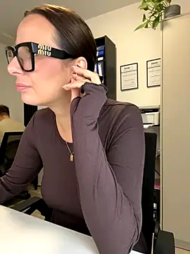 Hii Lolla online show from November 25, 2025, 7:08 am