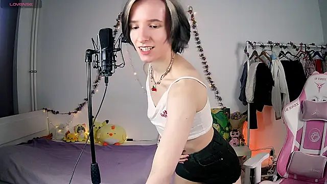 Violet Veliya online show from March 7, 2025, 4:11 pm