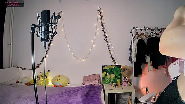 Violet Veliya online show from March 5, 2025, 4:13 pm