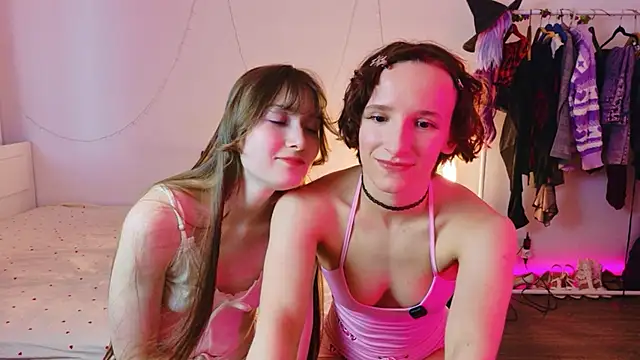 Violet Veliya online show from May 7, 2026, 5:16 pm