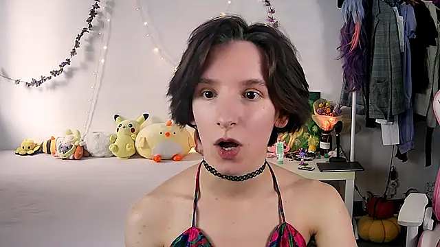 Violet Veliya online show from September 18, 2025, 1:25 pm