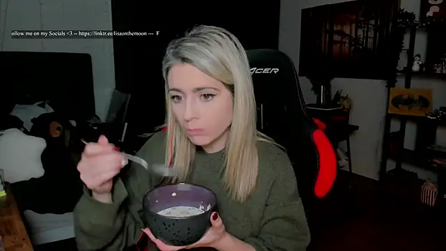 Lisaonthemoon online show from January 6, 2026, 8:24 pm