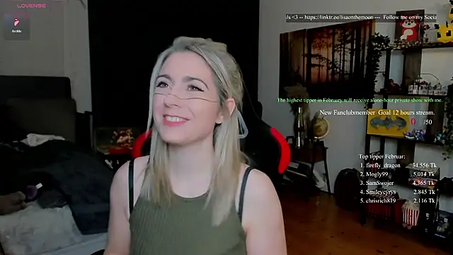 Lisaonthemoon online show from February 26, 2026, 6:08 pm