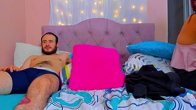 CoupleLatinXXX online show from February 25, 2025, 8:32 pm