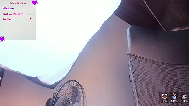 alicee smithh1 online show from February 12, 2025, 4:55 pm