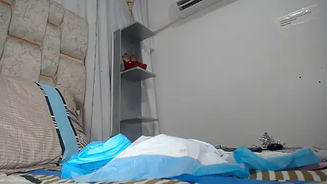 KEYRA-MILLER- online show from February 20, 2026, 6:26 am