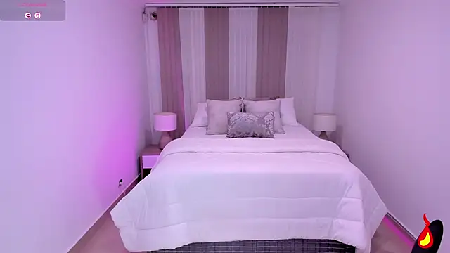 Leah Grey online show from September 20, 2025, 11:26 am