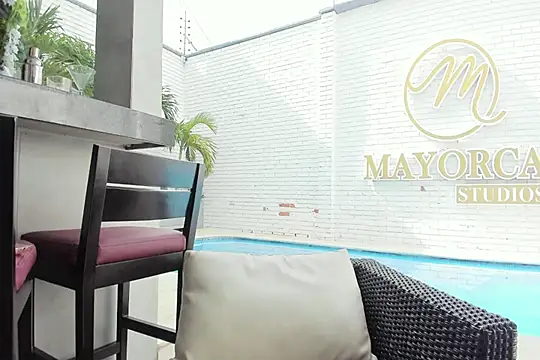 Lezy  online show from October 20, 2025, 7:36 pm