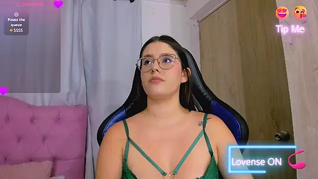 Snapshot of ParisShayk chatting on July 14, 2026, 11:33 pm ParisShayk online show from July 14, 2026, 11:33 pm