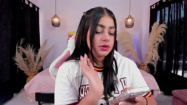 GabyRhodes online show from March 18, 2025, 7:33 pm