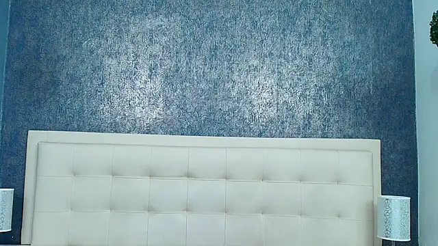 Cloeandtyfanny online show from January 12, 2026, 1:01 am