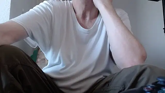 Snapshot of Cordt30 chatting on July 29, 2026, 2:05 pm Cordt30 online show from July 29, 2026, 2:05 pm