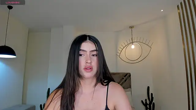 PaulinaSantos  online show from April 23, 2026, 7:37 pm
