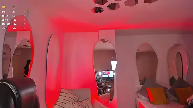 PaulinaSantos  online show from September 12, 2025, 7:24 pm