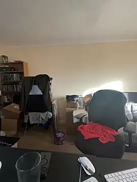 Snapshot of LondonTeffy chatting on November 20, 2025, 10:05 am LondonTeffy online show from November 20, 2025, 10:05 am