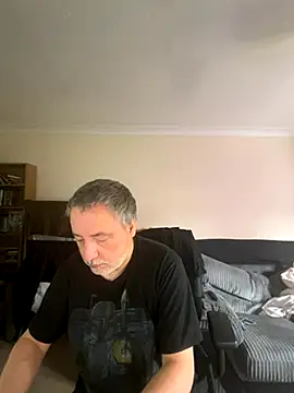 Snapshot of LondonTeffy chatting on October 10, 2025, 10:05 am LondonTeffy online show from October 10, 2025, 10:05 am