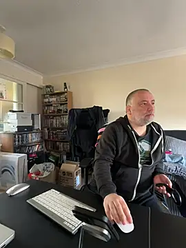 Snapshot of LondonTeffy chatting on March 14, 2025, 12:51 pm LondonTeffy online show from March 14, 2025, 12:51 pm