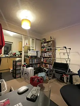 Snapshot of LondonTeffy chatting on March 20, 2025, 10:18 pm LondonTeffy online show from March 20, 2025, 10:18 pm