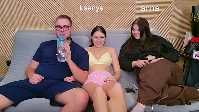 Ksenny online show from October 24, 2025, 10:25 am