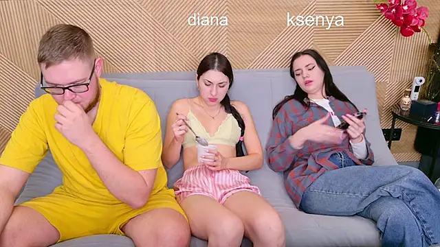 Ksenny online show from March 25, 2026, 4:56 am