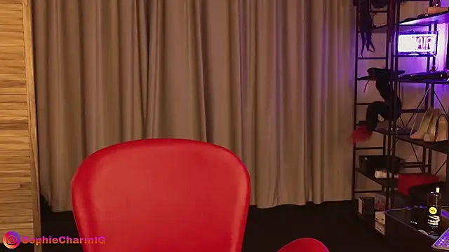 SophieCharm online show from September 17, 2025, 4:25 am