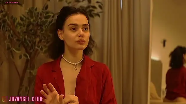 SophieCharm online show from March 16, 2026, 6:06 am