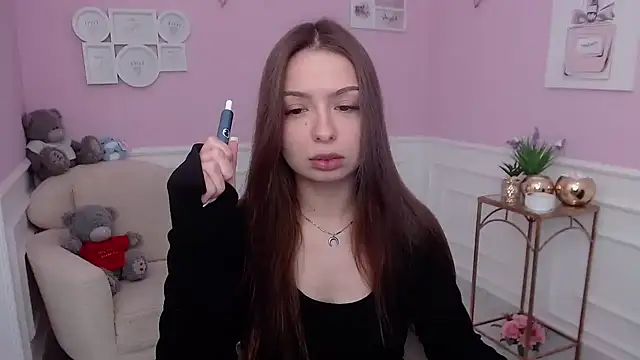 LucySkilar online show from November 13, 2025, 10:30 am